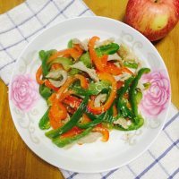 家常菜彩椒炒肉丝