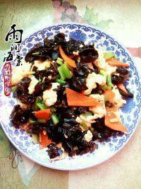 家常菜木耳炒鸡蛋做法图解7)