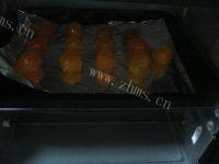 甘脆的广式莲蓉蛋黄月饼做法图解3)
