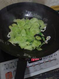 口感饱满的炒莴苣做法图解5)