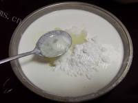 自制绿豆馅可可冰皮月饼做法图解9)