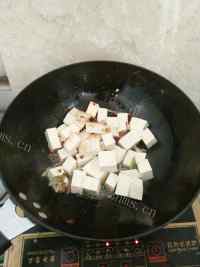 鲜香的炖酱香豆腐做法图解7)