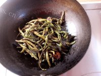 家常菜红烧肉炖干豆角做法图解4)