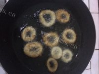 美味的香酥鱿鱼圈做法图解5)