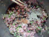 中式主食鲜肉锅贴做法图解3)
