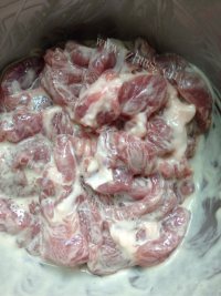 美味的糖醋里脊做法图解3)