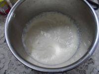 自制草莓酸奶慕斯做法图解6)