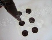 自制玫瑰夹馅巧克力做法图解10)