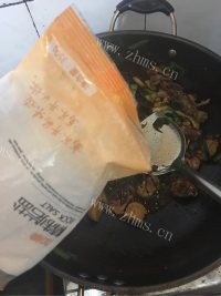 大蒜炒全鸡做法图解9)