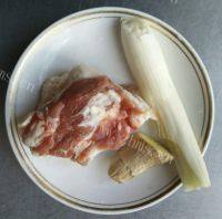 家常肉炒蒜苔做法图解2)