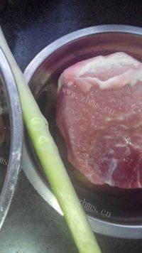 家常菜酸菜肉片做法图解1)