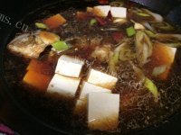 家常菜鲫鱼烧豆腐做法图解7)