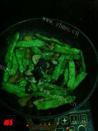 美味的豆角五花肉做法图解7)