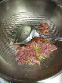 营养丰富的茭白炒肉片做法图解6)