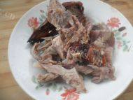 鸭架豆腐汤做法图解1)