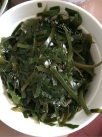 家常菜凉拌海带丝做法图解1)