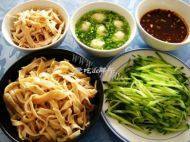 美味鸡丝拌面做法图解10)