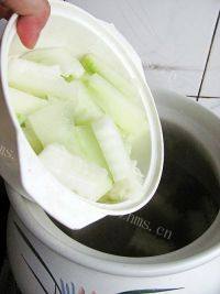 好喝的冬瓜薏仁排骨汤做法图解7)