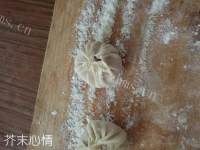 美味的鲜肉生煎包做法图解4)