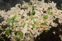 不错的五彩蔬菜煎肉饼做法图解4)