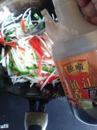 家常菜酸辣土豆丝做法图解7)