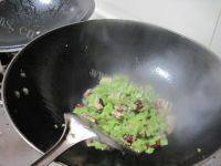 「DIY美食」苦瓜炒肉做法图解7)