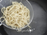美味的热干面做法图解7)