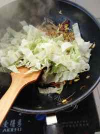 豆芽炒白菜做法图解9)
