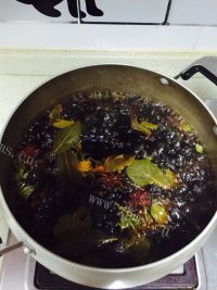 色泽鲜亮的茶叶蛋做法图解4)