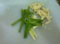 家常菜土豆片炒肉做法图解3)