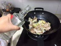 家常菜青椒洋葱回锅肉做法图解4)
