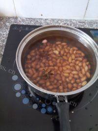 下酒菜卤花生米做法图解3)