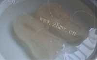 家常凉拌菠菜粉丝面筋做法图解7)