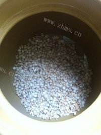 美味的红豆薏米汤做法图解4)