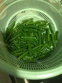 自己做的肉末炒豆角做法图解3)