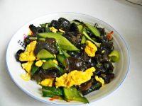 家常菜木耳黄瓜炒鸡蛋