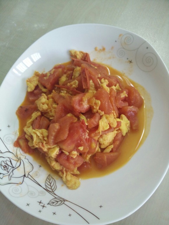 热腾腾的西红柿炒鸡蛋