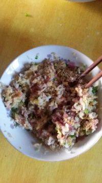 自己做的酸菜猪肉馅饺子做法图解2)