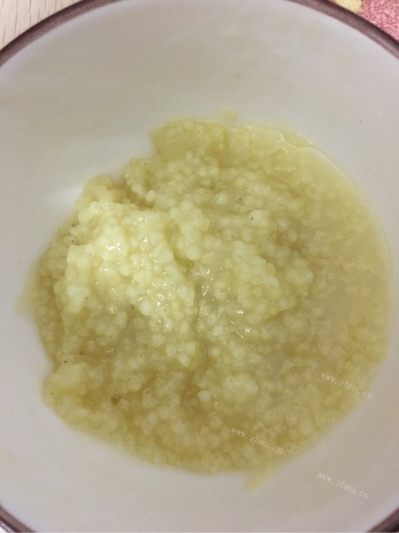 香气浓郁的小米粥