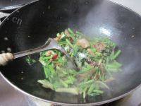 家常菜芹菜炒腊肉做法图解10)