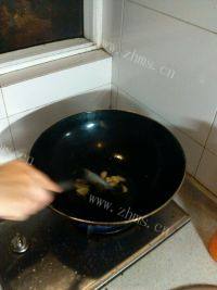 好吃的芸豆炖土豆做法图解2)