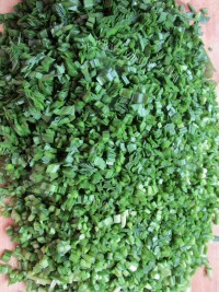 美味的韭菜虾仁水饺做法图解4)