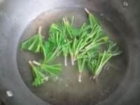 好吃的菠菜根炒银耳做法图解5)