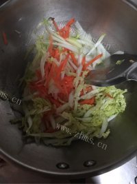 热腾腾的辣炒年糕做法图解3)