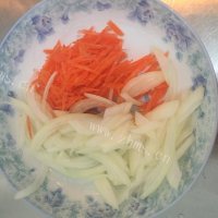 香喷喷的韩式炒年糕做法图解3)