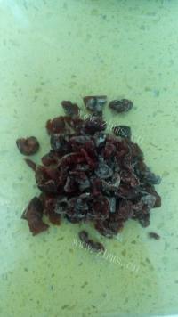 自制蔓越莓戚风蛋糕做法图解17)