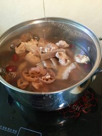 莲藕排骨汤做法图解6)