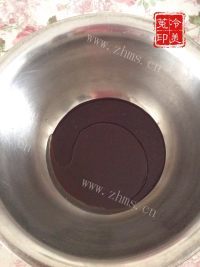美味的巧克力月饼做法图解4)