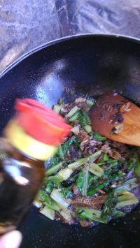 家常豆豉鲮鱼油麦菜做法图解11)