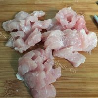 美味的酸甜里脊做法图解2)